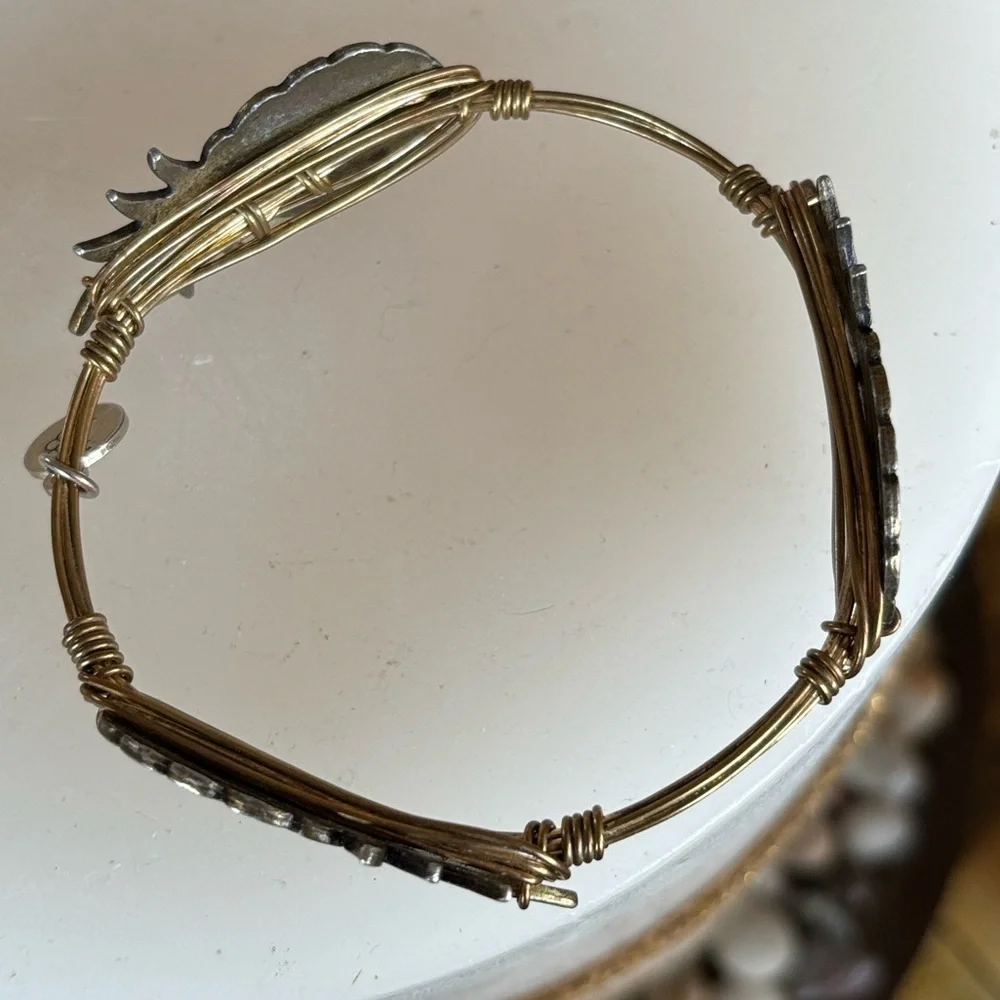 Bourbon & Bowties Gold Tone Pineapple Wire 7.5” Bangle Bracelet Tropical Fruit